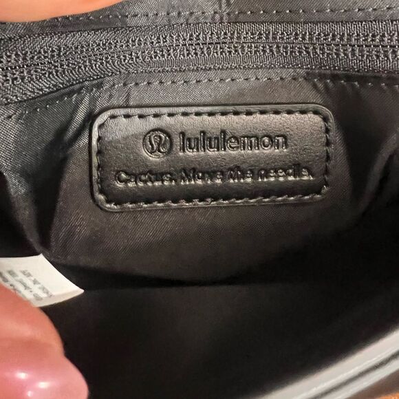 lululemon athletica Cactus Leather Alternative Mini Bag 1.2L in Black. NWT! - Picture 12 of 16